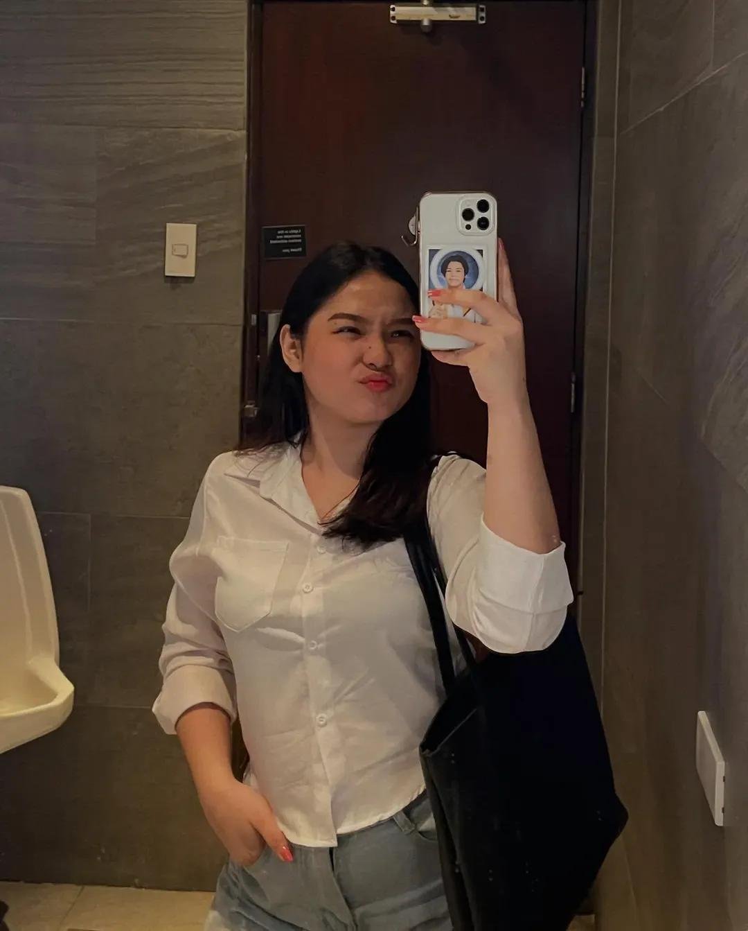 HYDERABAD ESCORT SERVICE 24 X7 GENUINE HIGH PROFILE COLLEGE GIRL AND HOUSEWIFE AVAILABLE CONTACT ME