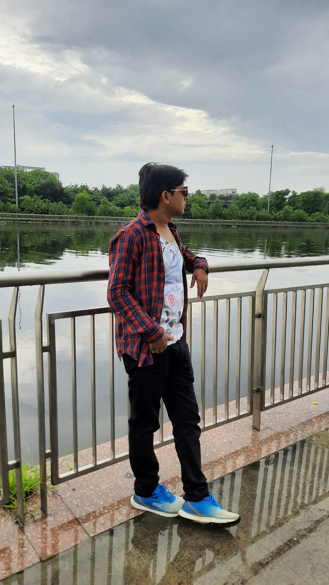 No advance.  Male escorts service available in allahabad